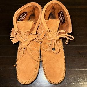 minnetonka moccasins Size 8